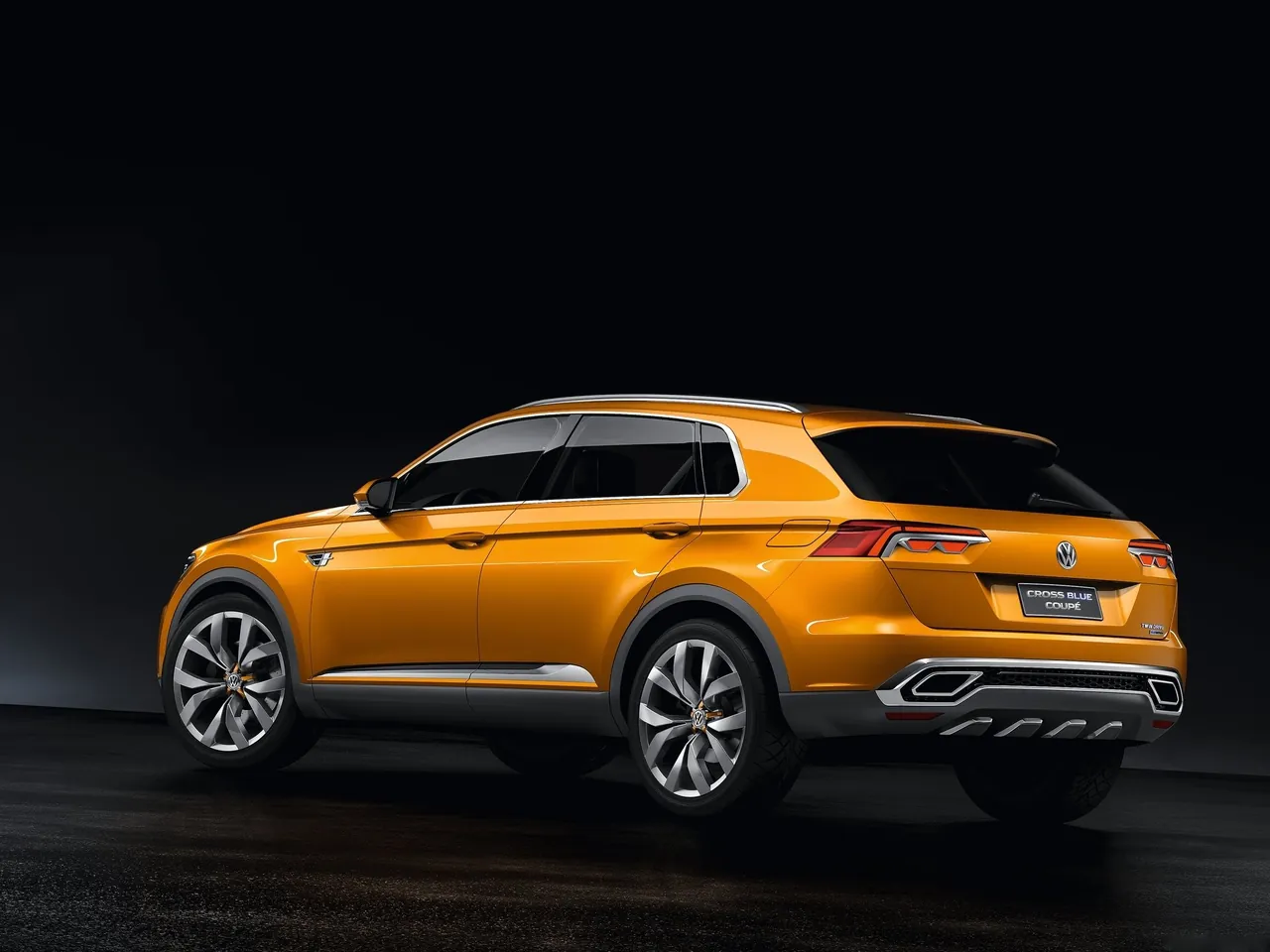 Volkswagen CrossBlue Coupe Concept (2013) – zadní tříčtvrteční pohled