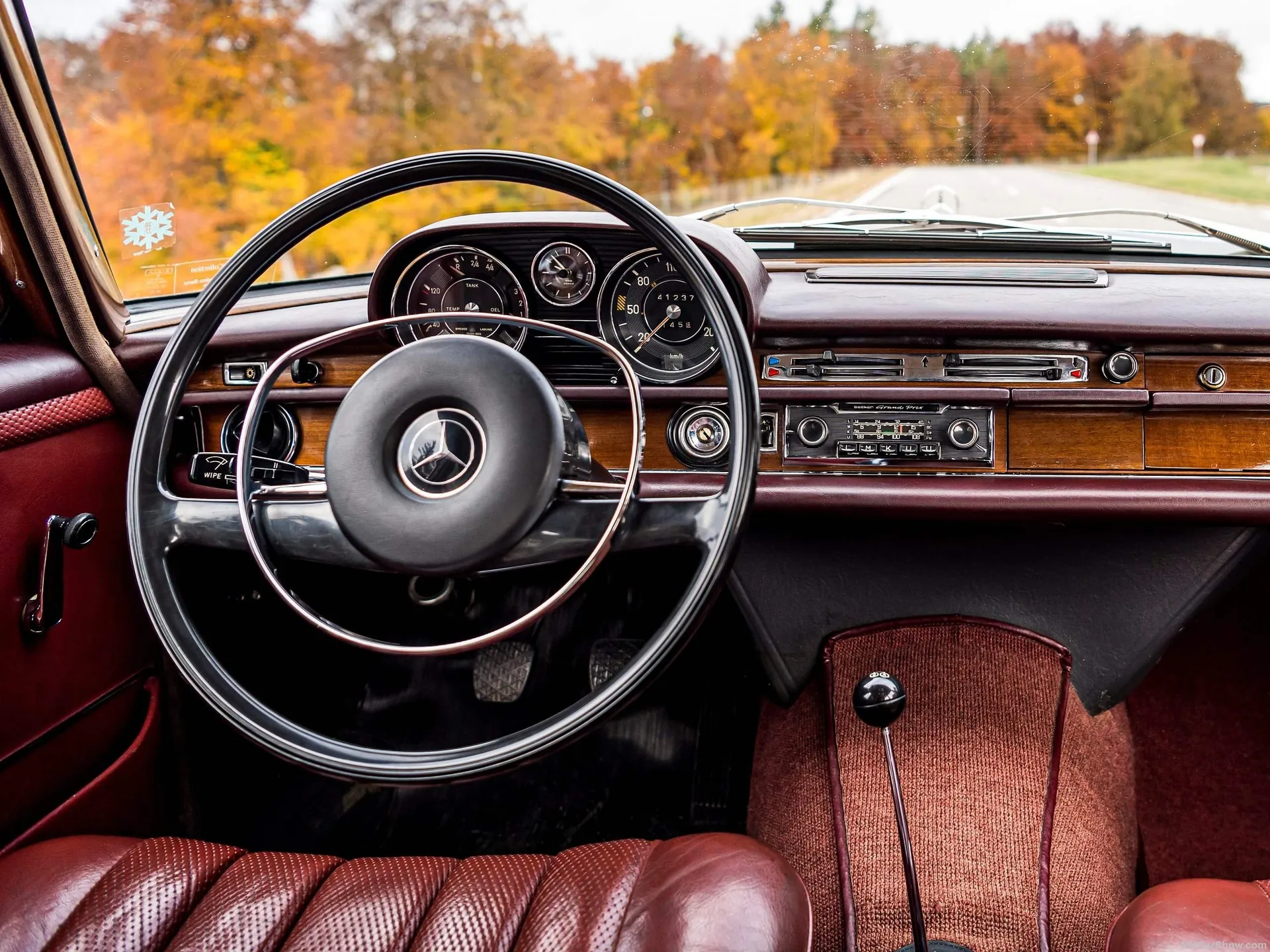 Mercedes-Benz 250 SE W108 (1965) - Interior