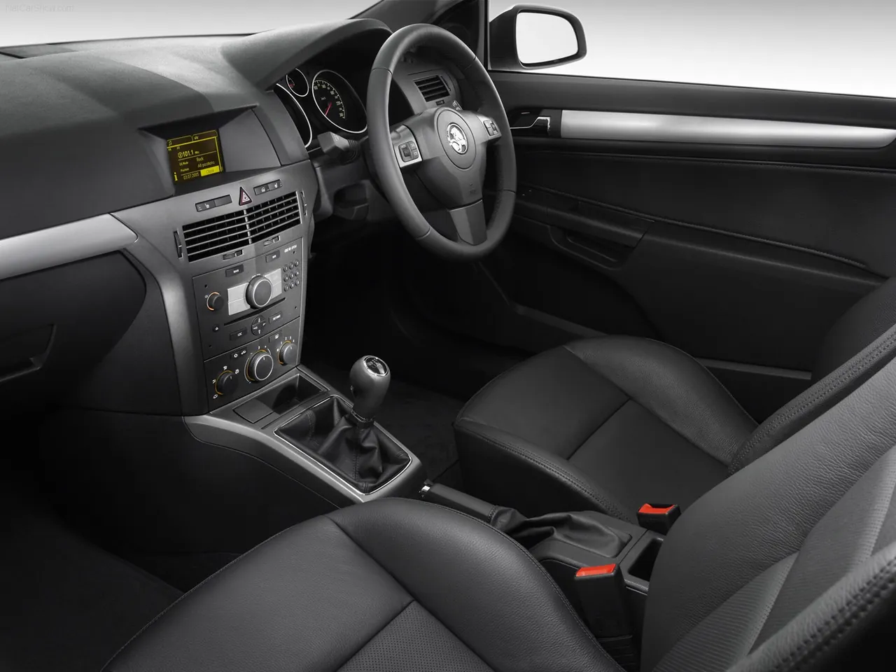 Holden Astra 3-door (2005) – interiér