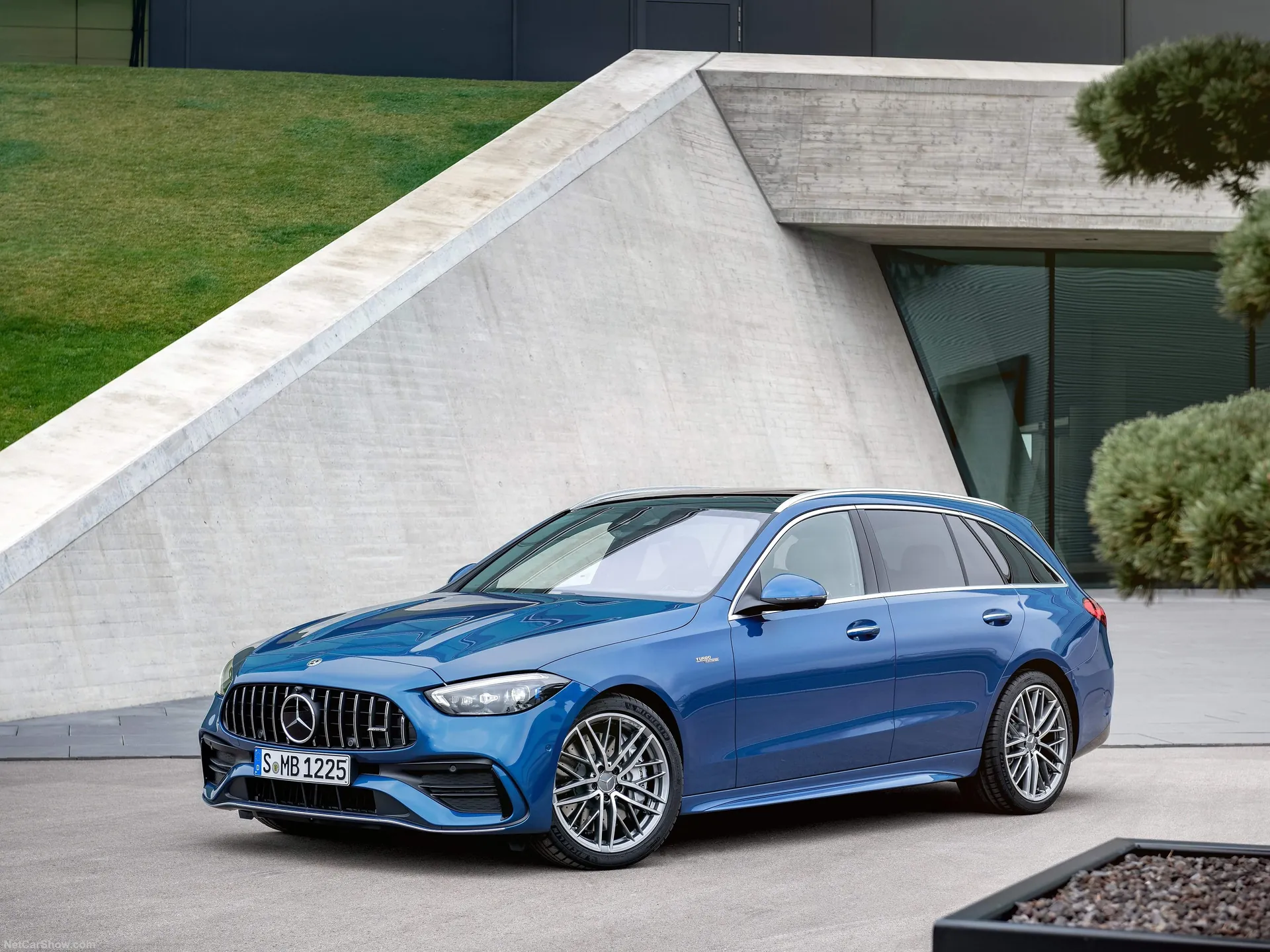Mercedes-Benz C43 AMG Estate (2023)