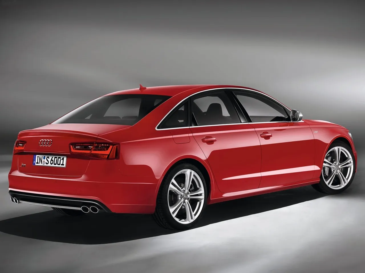 Audi S6 (2013) – zadní tříčtvrteční pohled