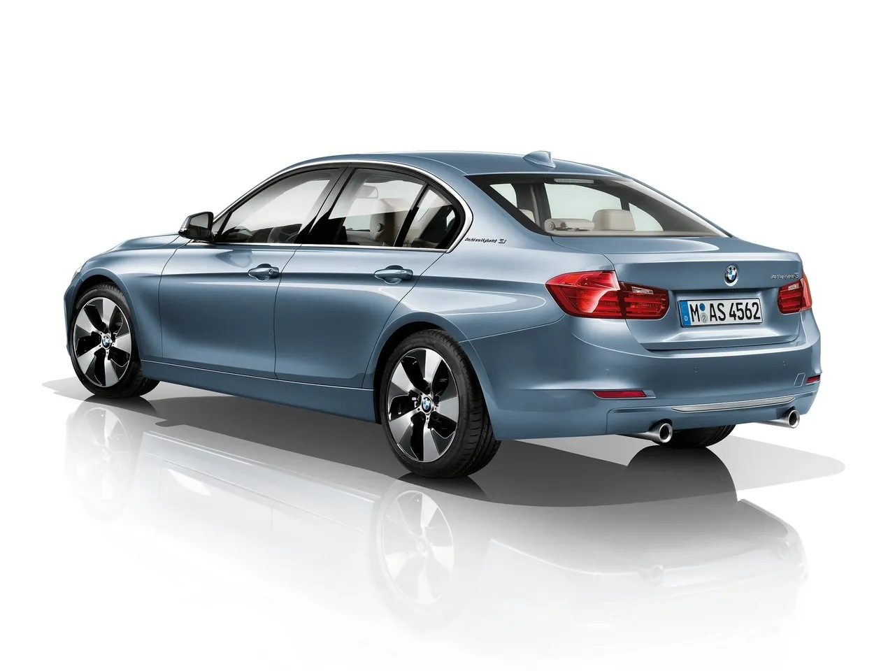 BMW 3 ActiveHybrid (2013) – zadní tříčtvrteční pohled