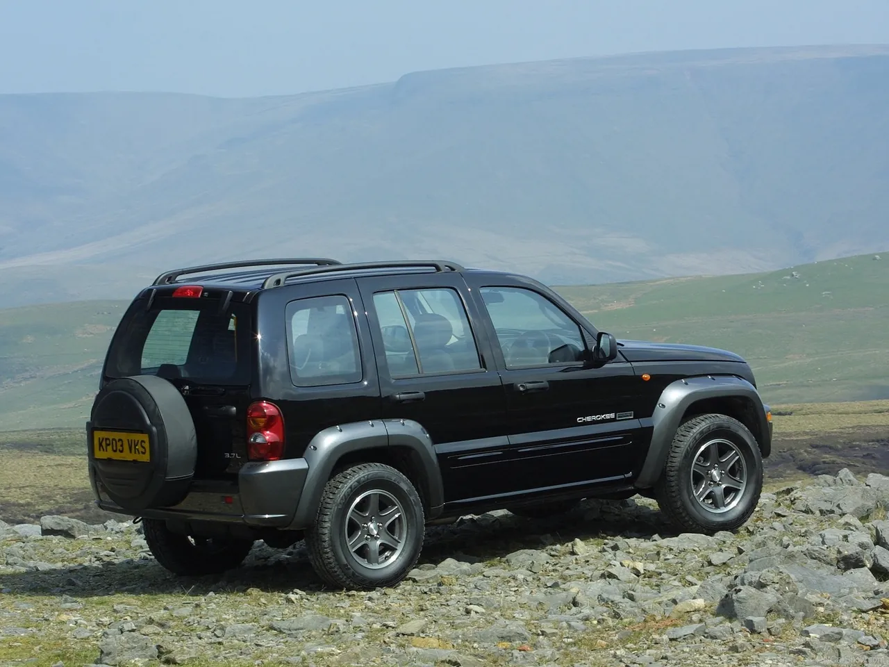 Jeep Cherokee [UK] (2003) - Rear Three-Quarter