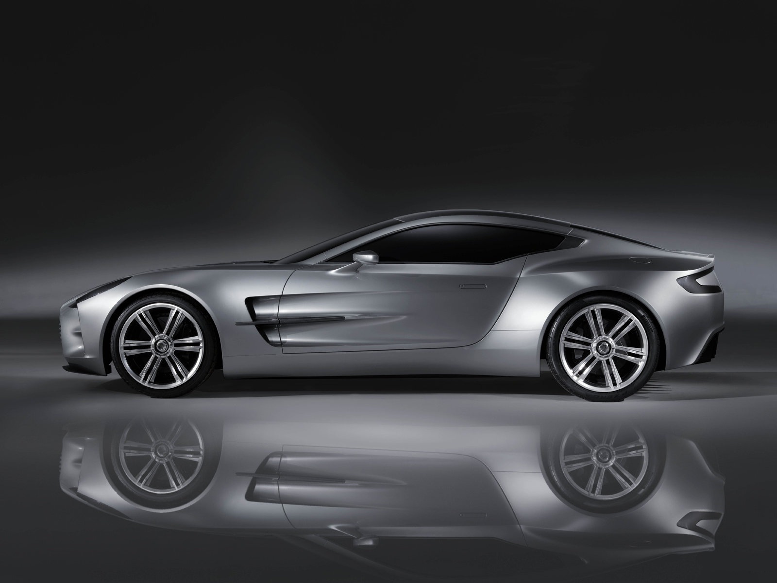 Aston Martin One-77 (2010) – boční profil