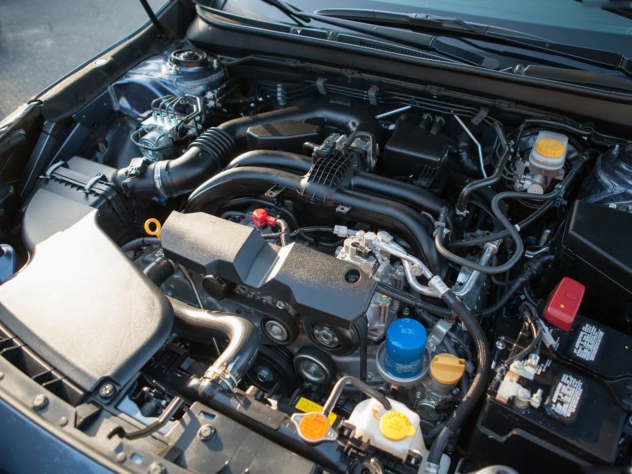 Subaru Legacy (2015) – motorový prostor