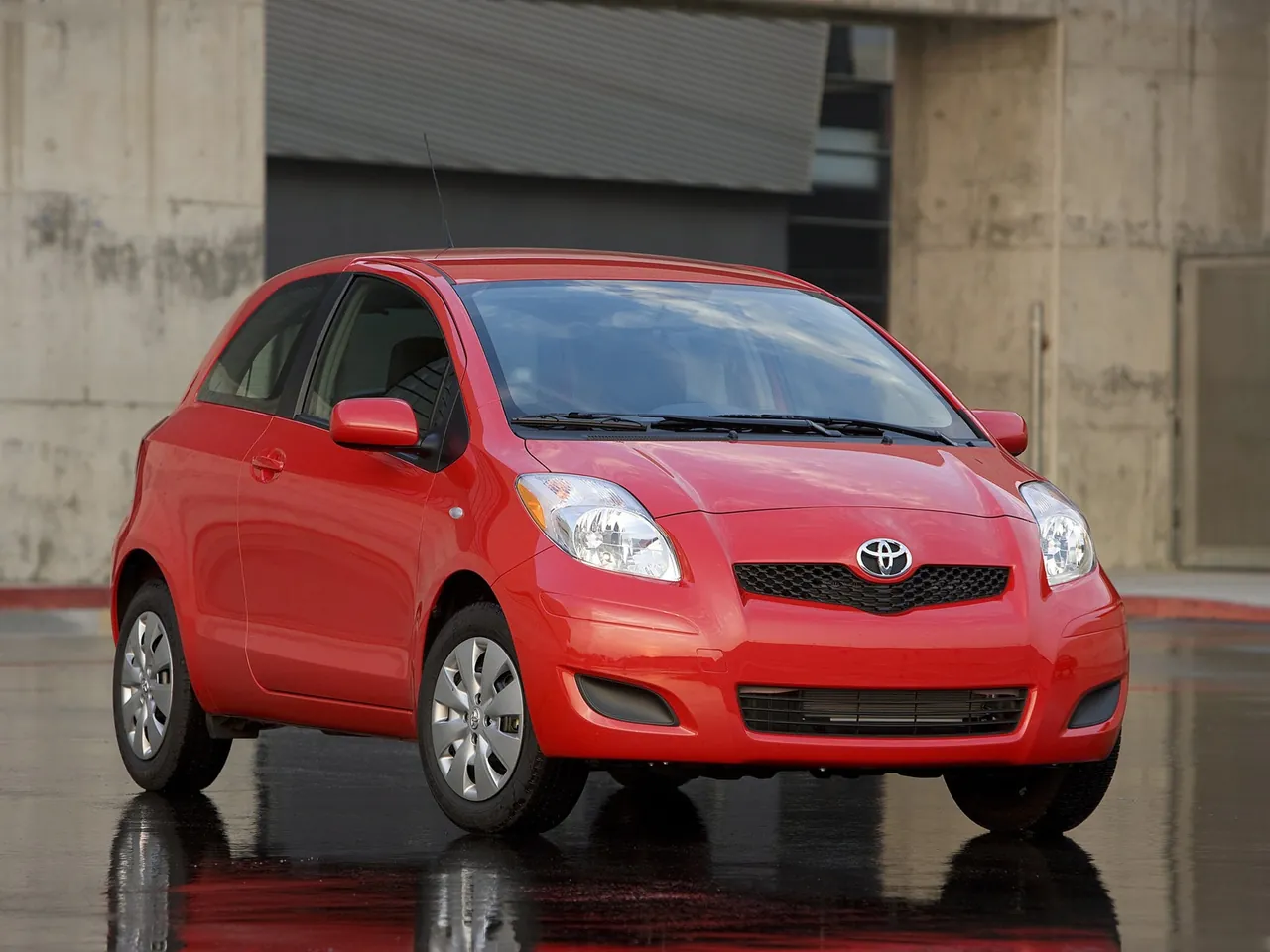 Toyota Yaris 3-door (2009)