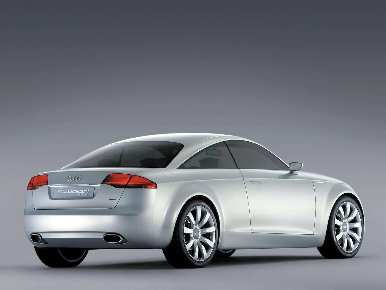 Audi Nuvolari quattro Concept (2003) – zadní tříčtvrteční pohled