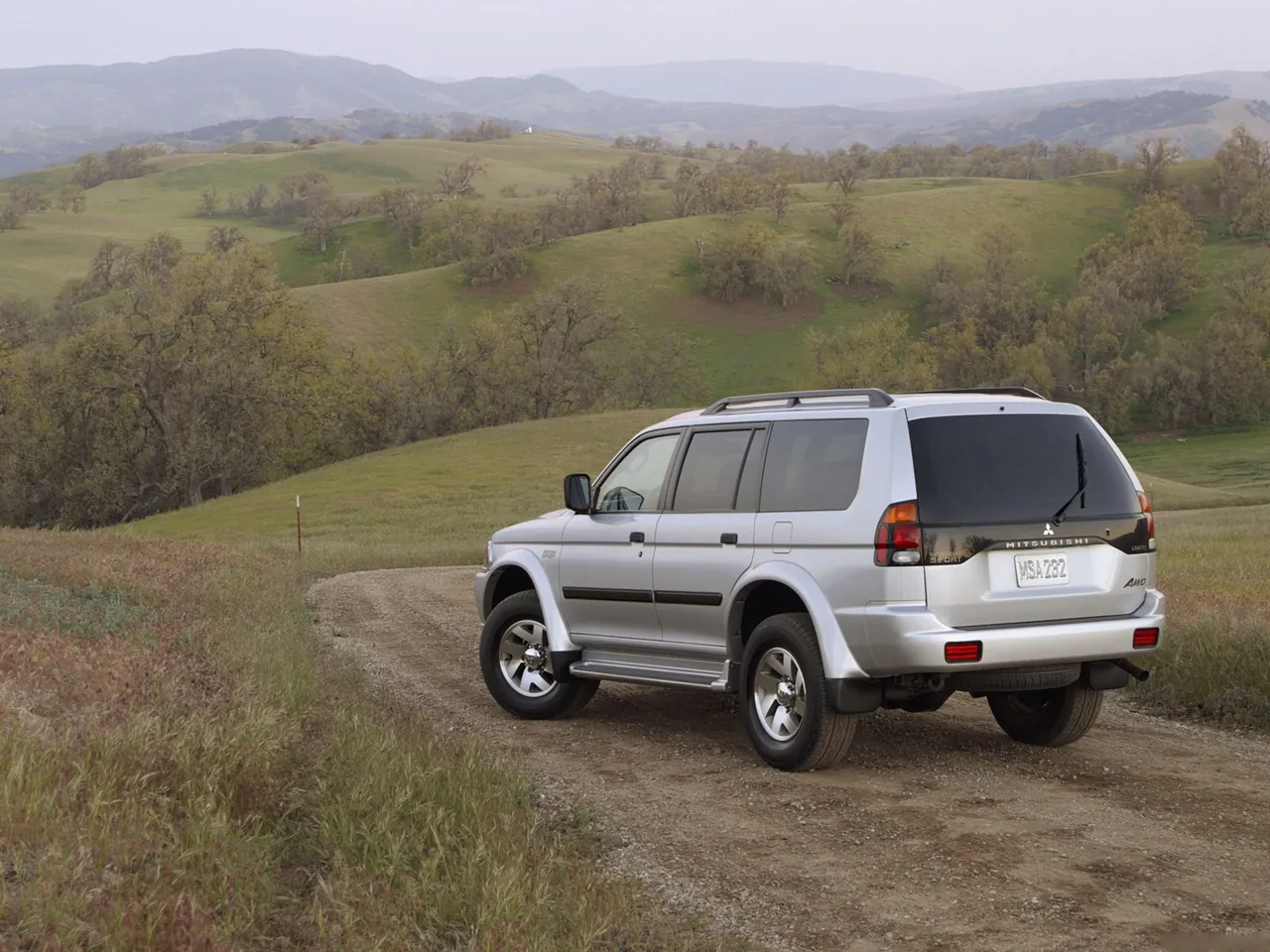 Mitsubishi Montero Sport (2004) - Rear Three-Quarter