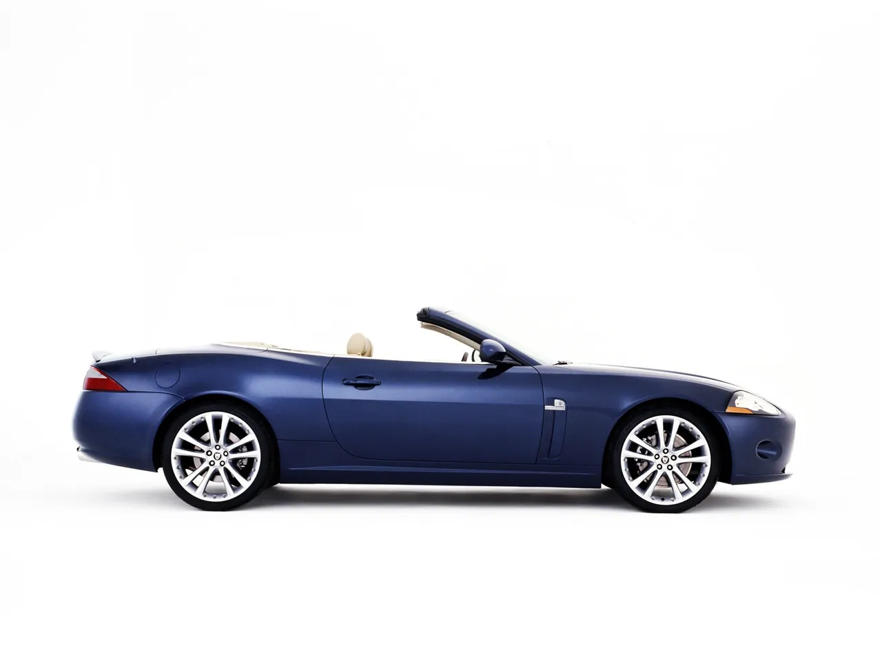 Jaguar XK Convertible (2007) – boční profil