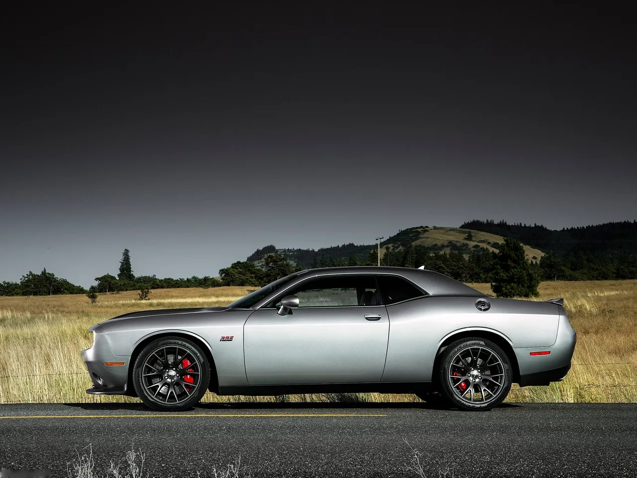 Dodge Challenger SRT (2015) – boční profil