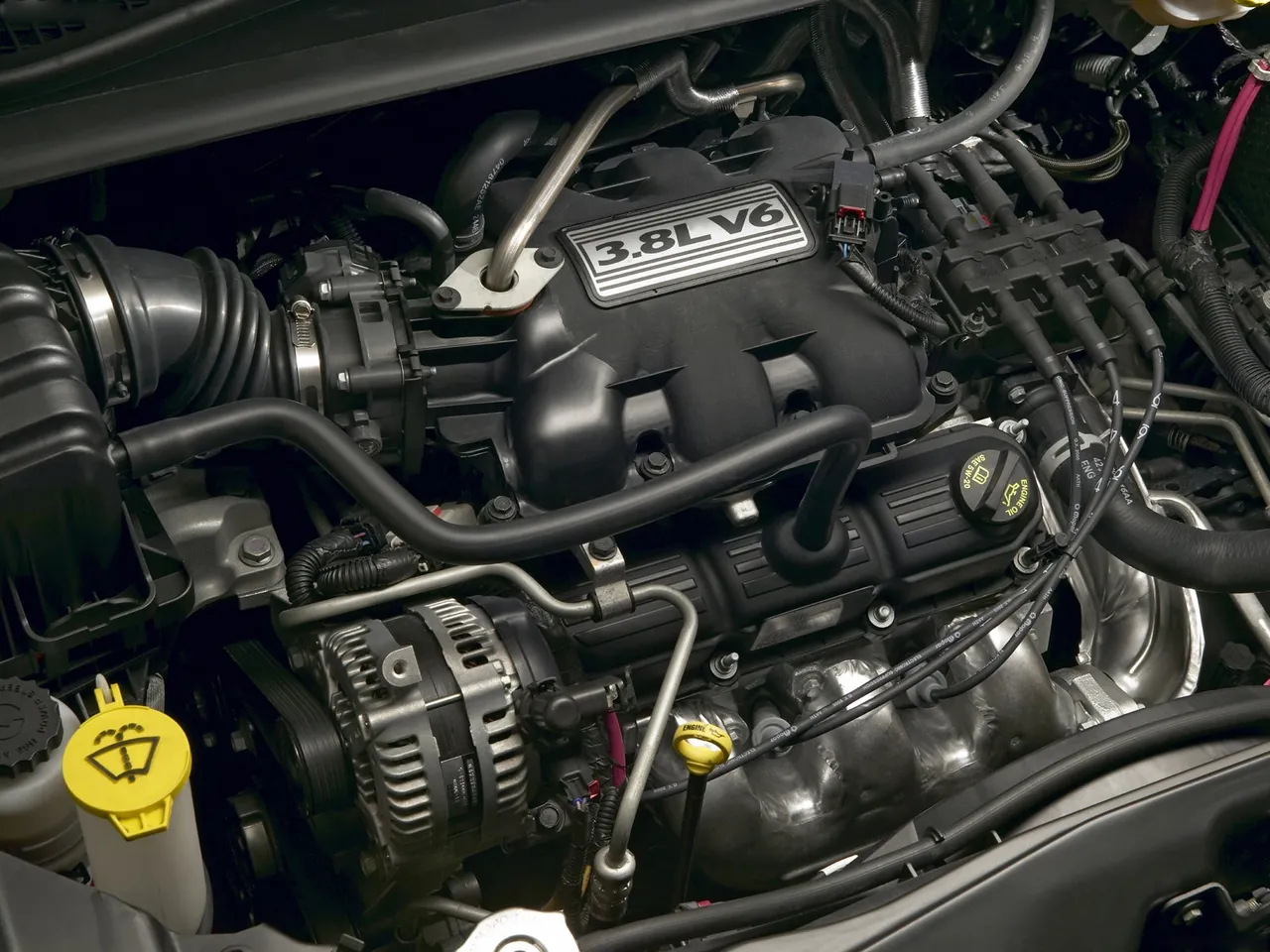 Dodge Grand Caravan (2008) – motorový prostor