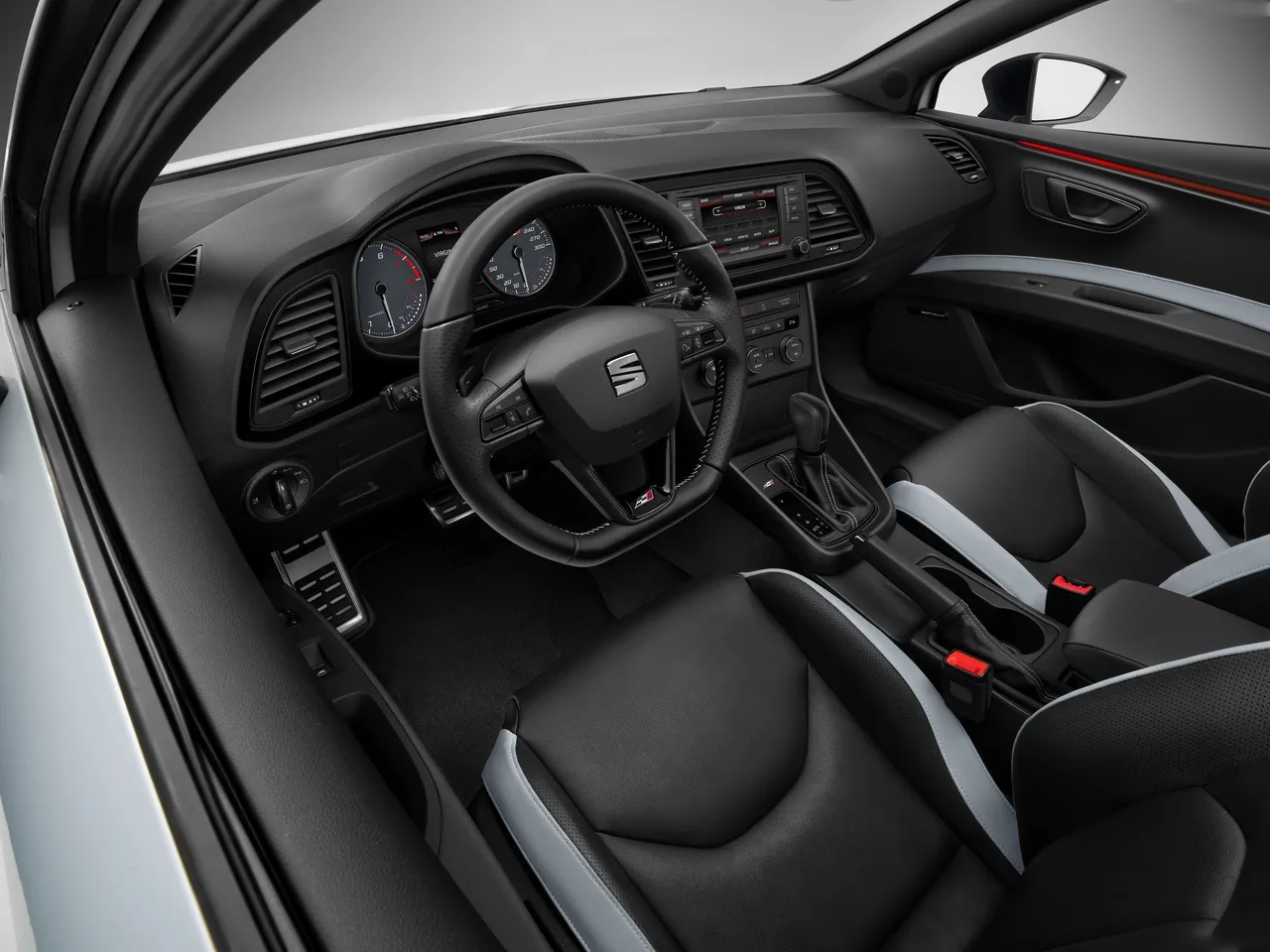 Seat Leon Cupra (2014) – interiér