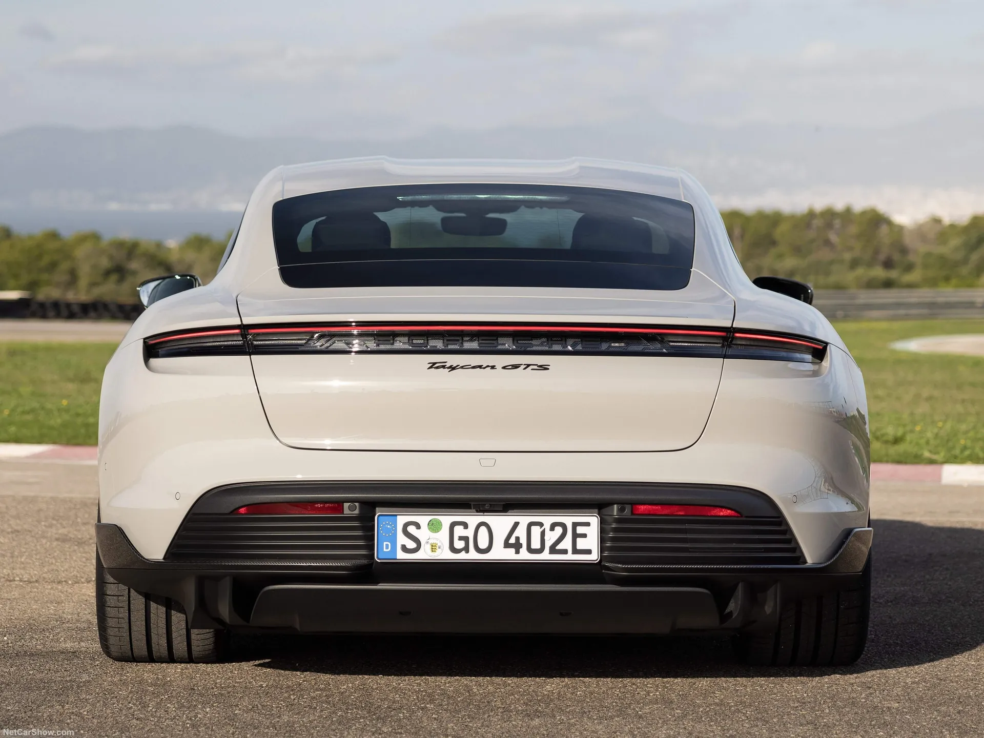 Porsche Taycan GTS (2022) - Rear