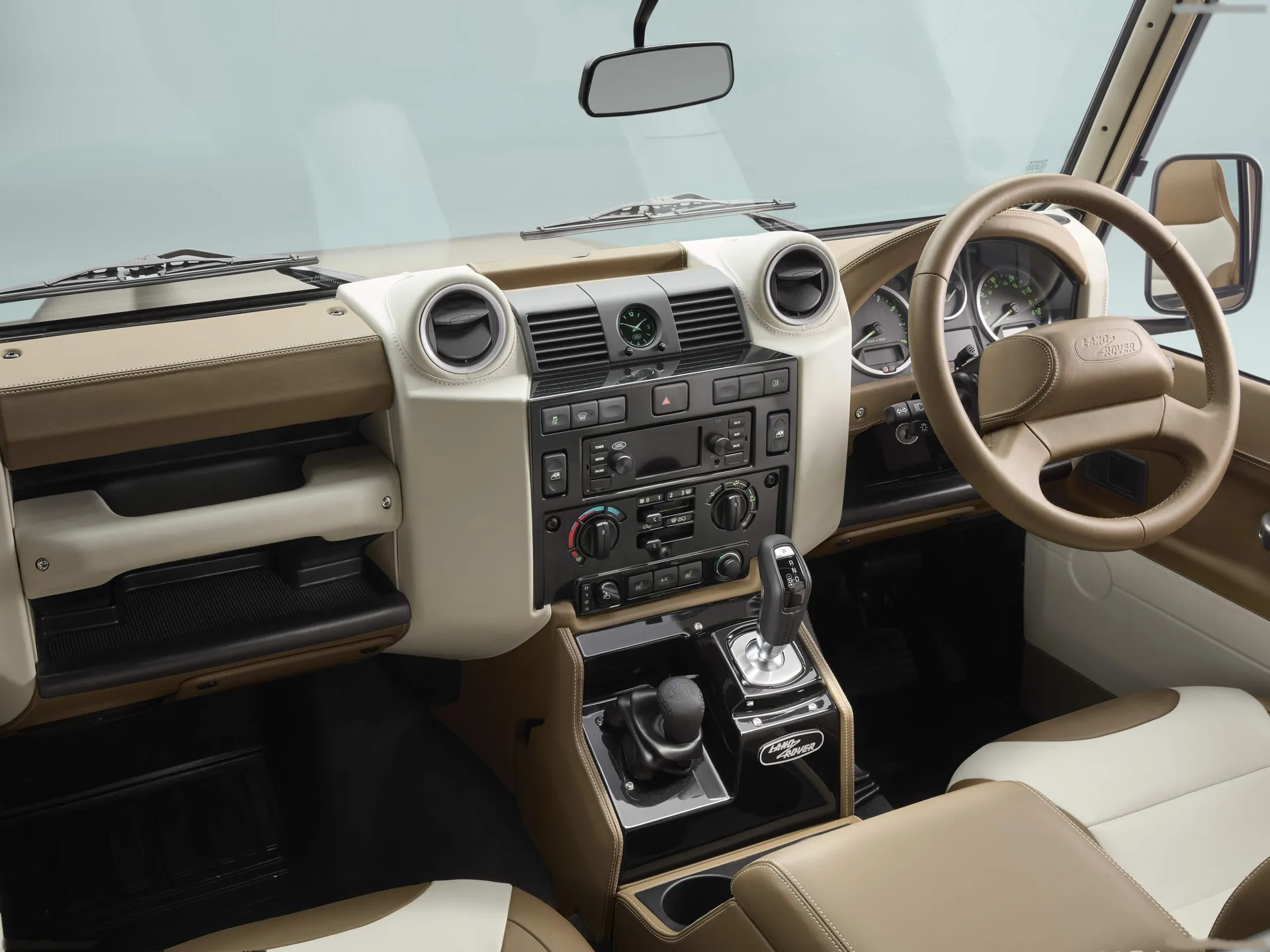Land Rover Defender Classic V8 Soft Top (2025) - Interior