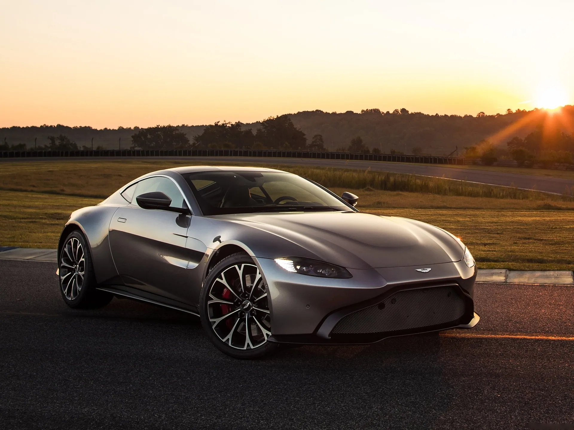 Aston Martin Vantage (2019)