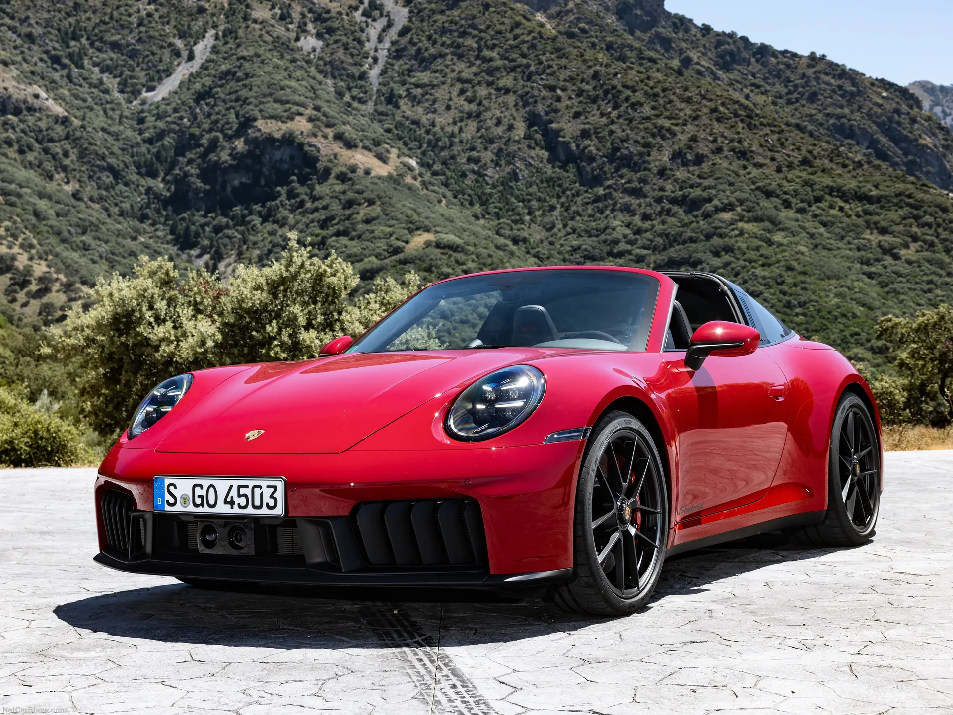 Porsche 911 Targa 4 GTS (2025)