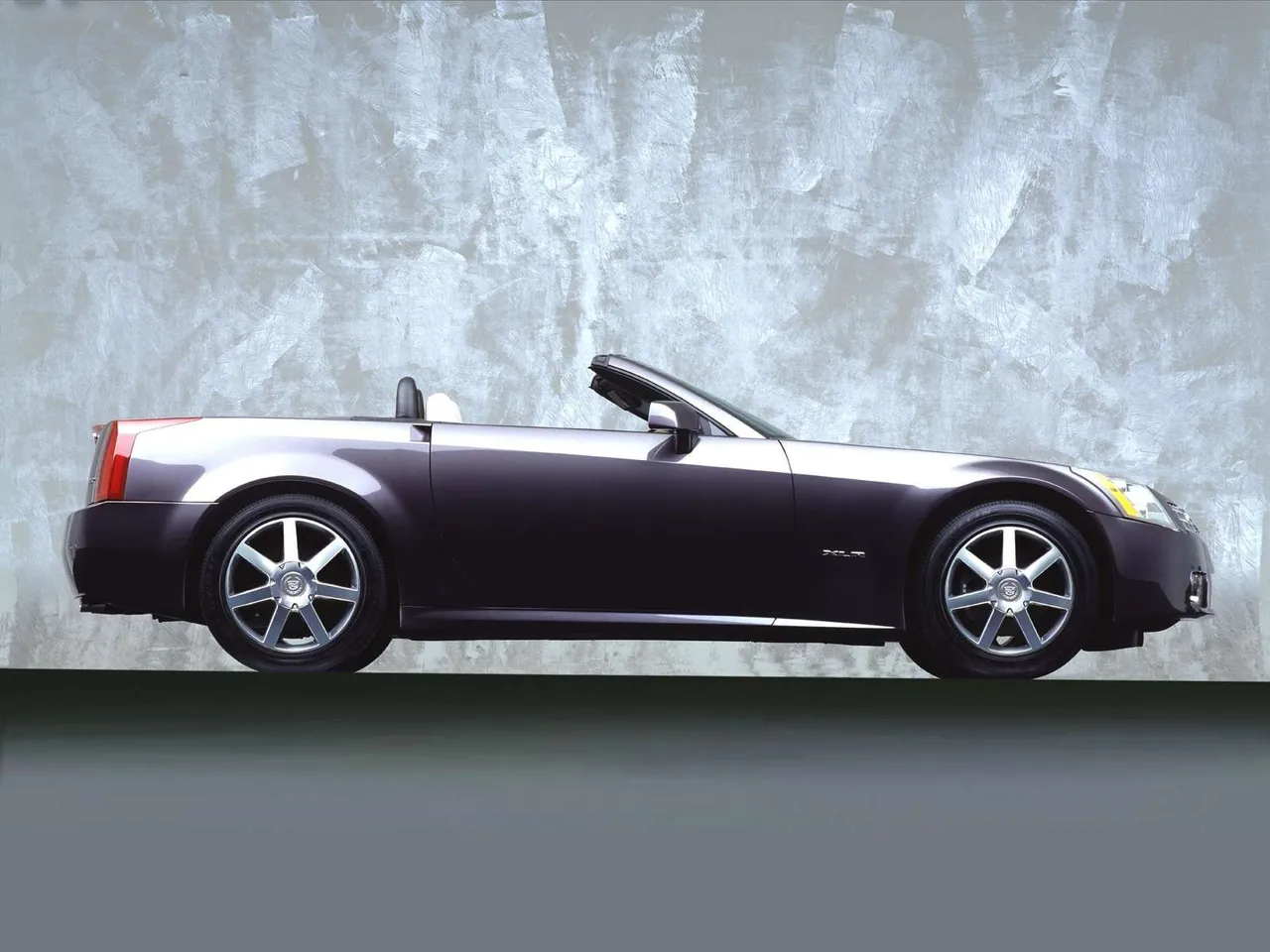Cadillac XLR (2004) – boční profil