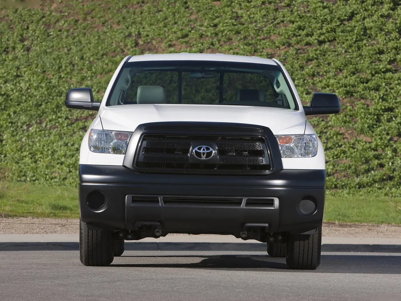 Toyota Tundra Regular Cab (2010) – zepředu