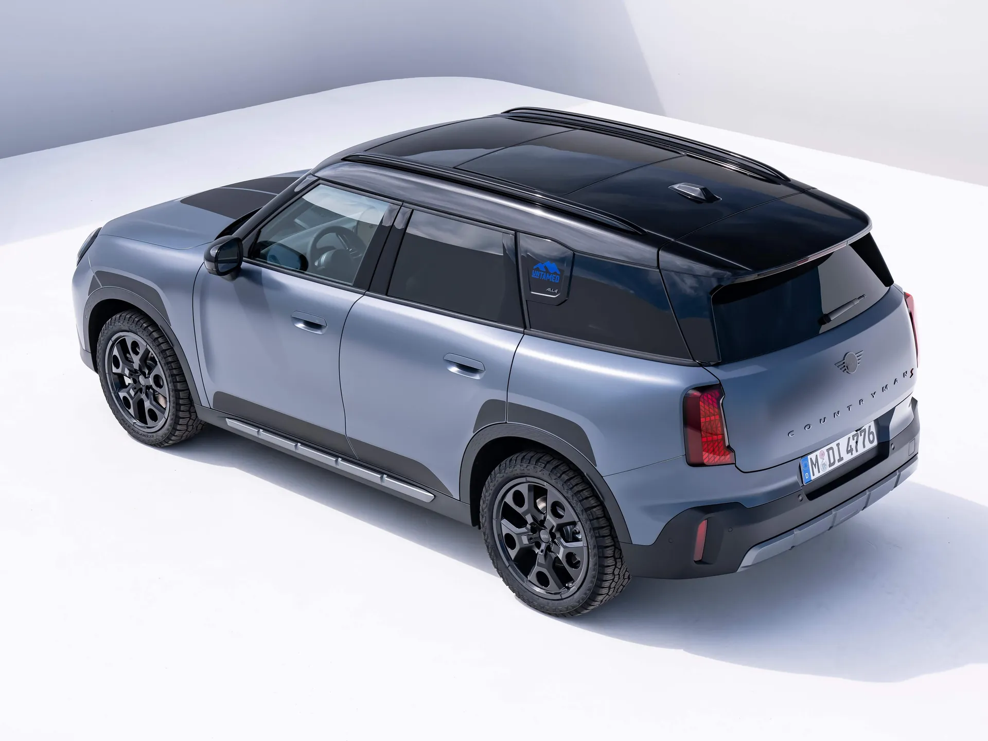 Mini Countryman Untamed Edition (2027) – zadní tříčtvrteční pohled