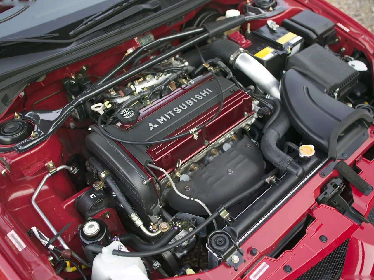 Mitsubishi Lancer Evolution RS (2004) – motorový prostor