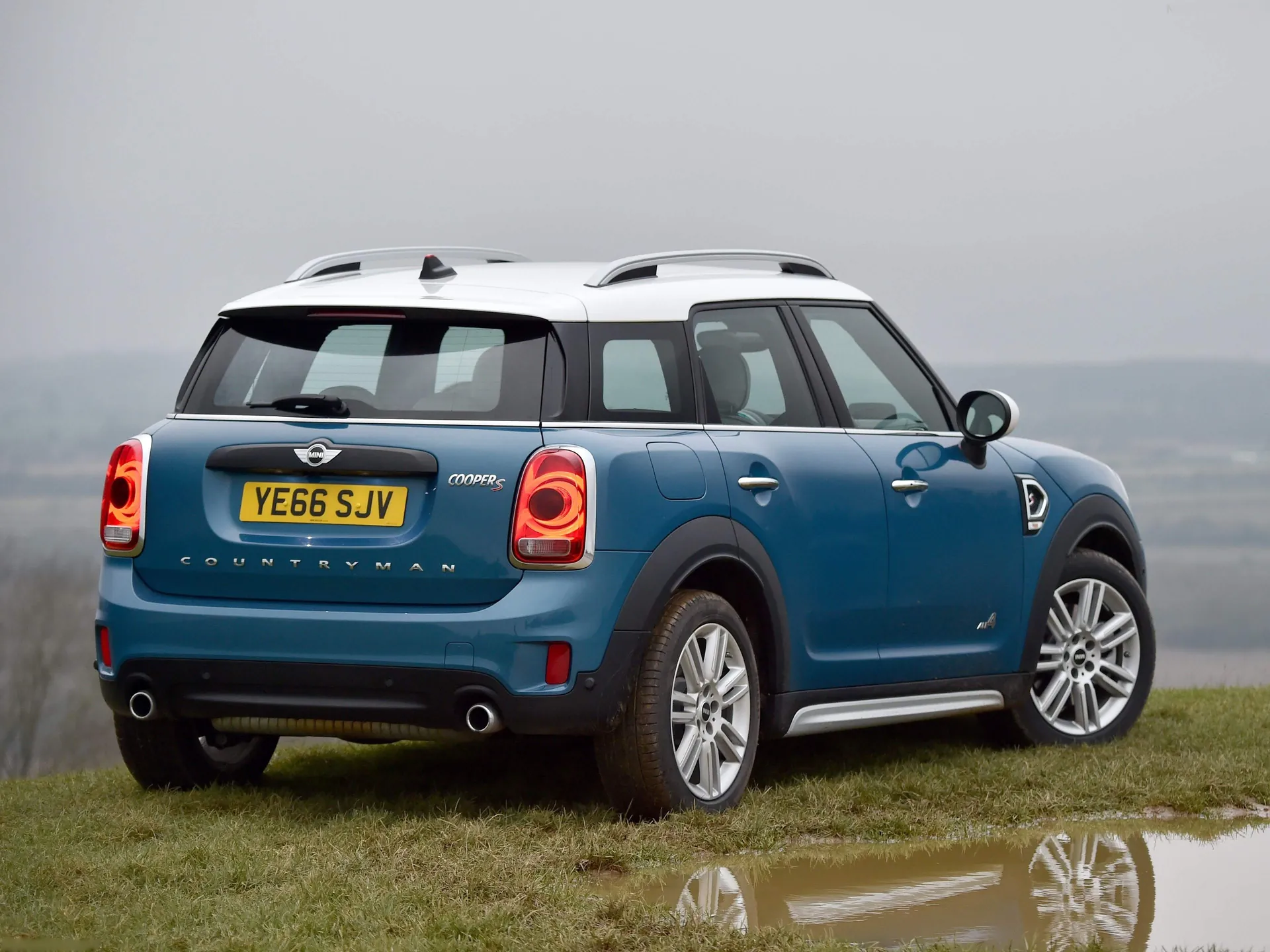 Mini Countryman Cooper S ALL4 (2017) - Rear Three-Quarter