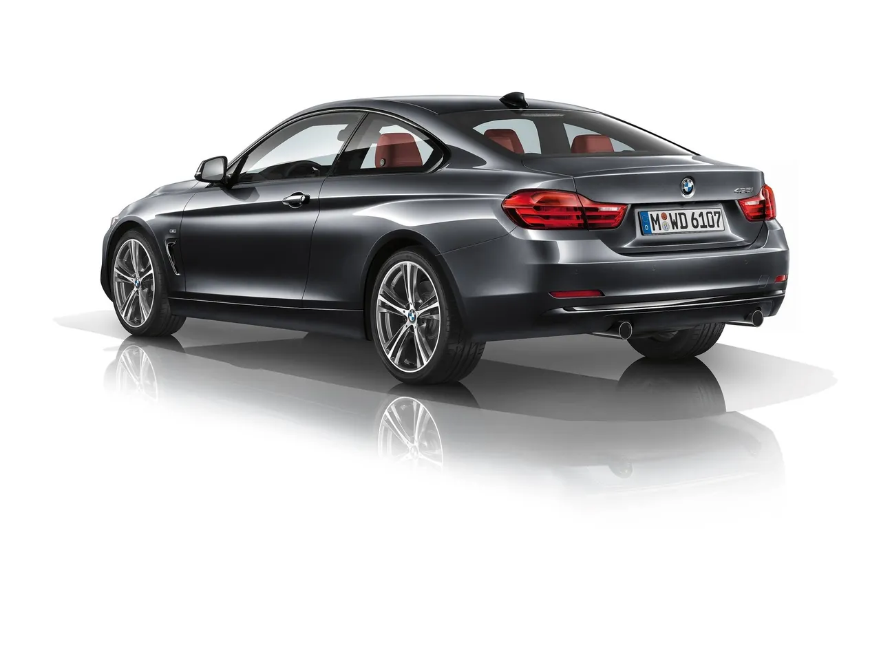 BMW 4-Series Coupe (2014) – zadní tříčtvrteční pohled
