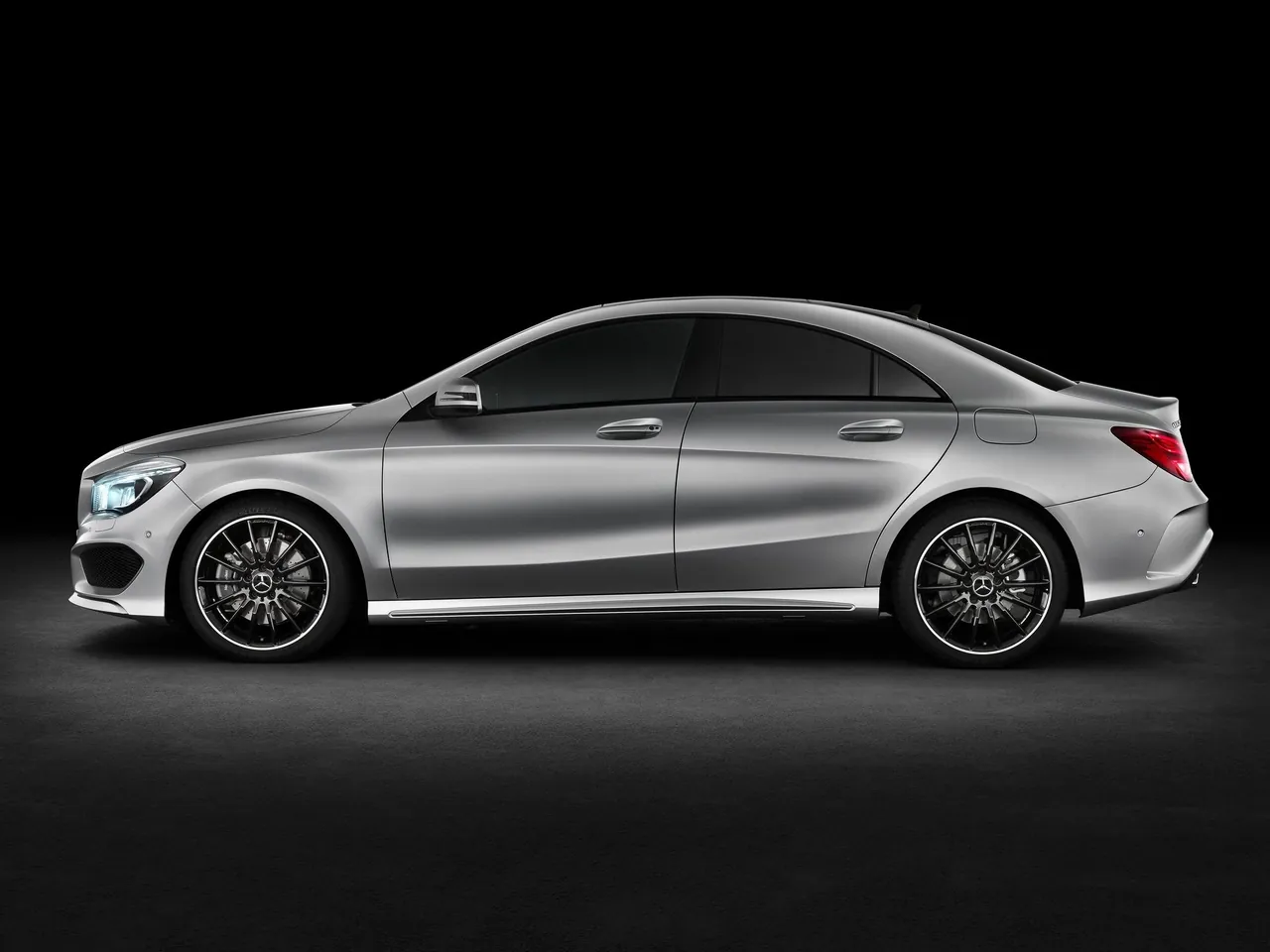 Mercedes-Benz CLA-Class (2014) - Side Profile