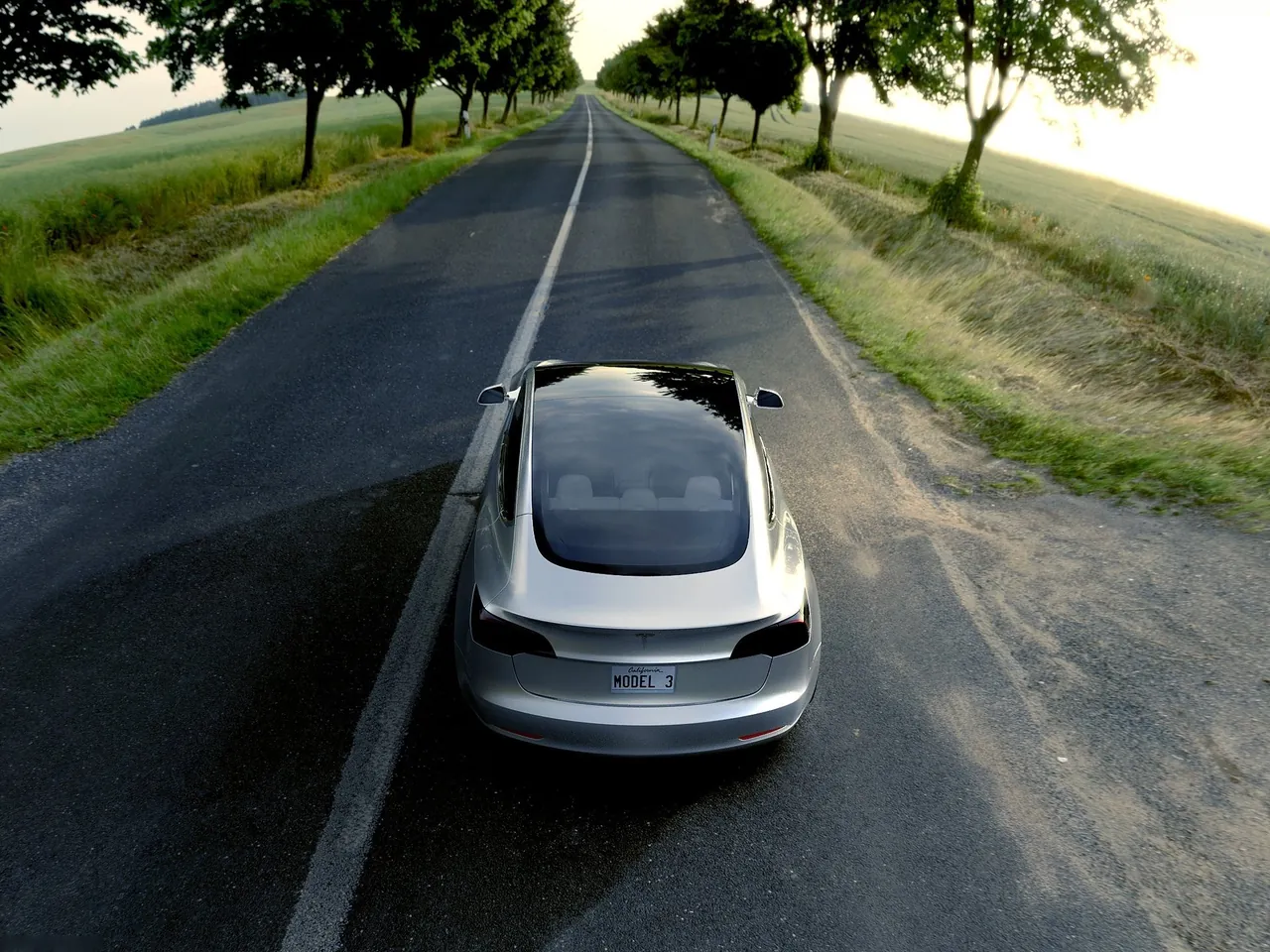 Tesla Model 3 (2018) – zezadu