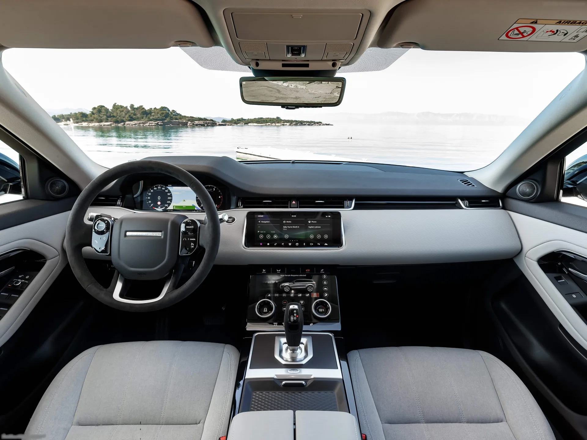 Land Rover Range Rover Evoque (2020) - Interior