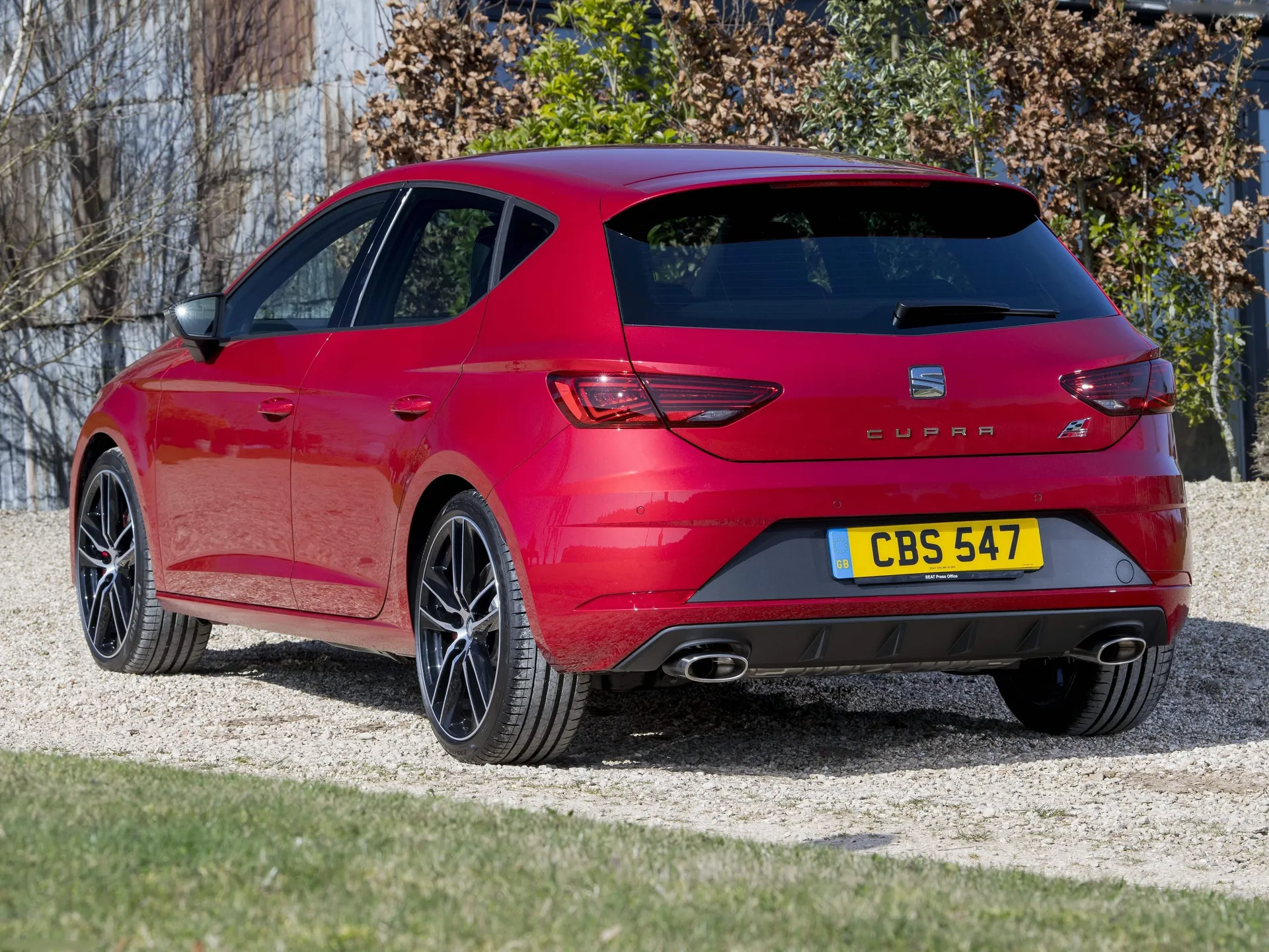 Seat Leon Cupra (2017) – zadní tříčtvrteční pohled