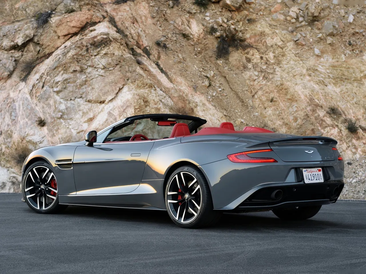 Aston Martin Vanquish Volante (2015) - Rear Three-Quarter