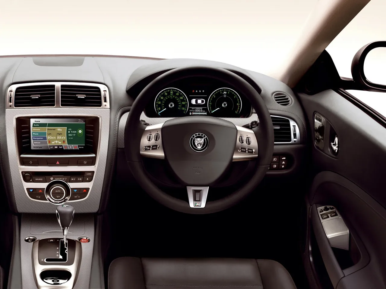 Jaguar XKR (2007) – interiér