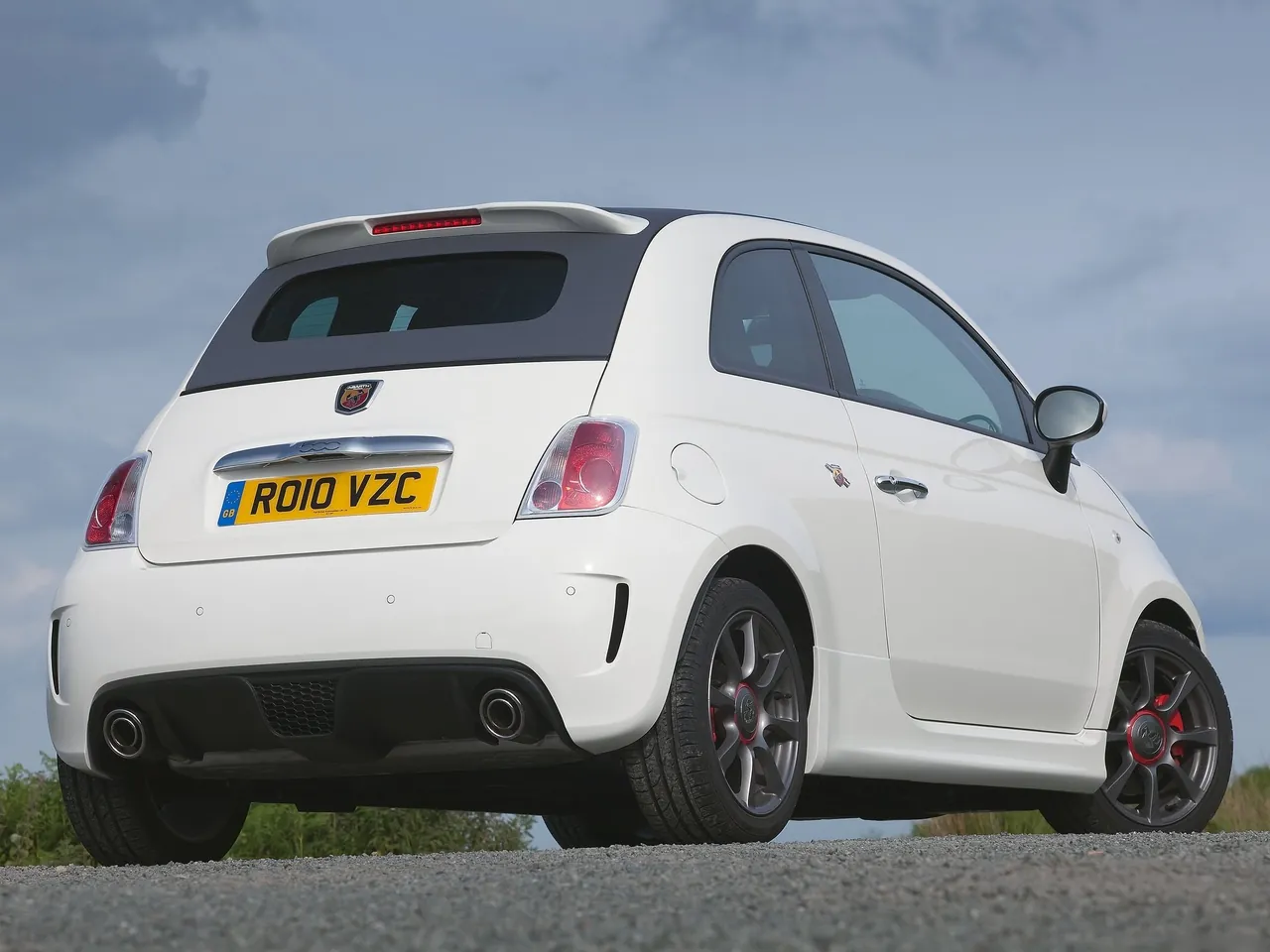 Fiat 500C Abarth (2011) – zadní tříčtvrteční pohled