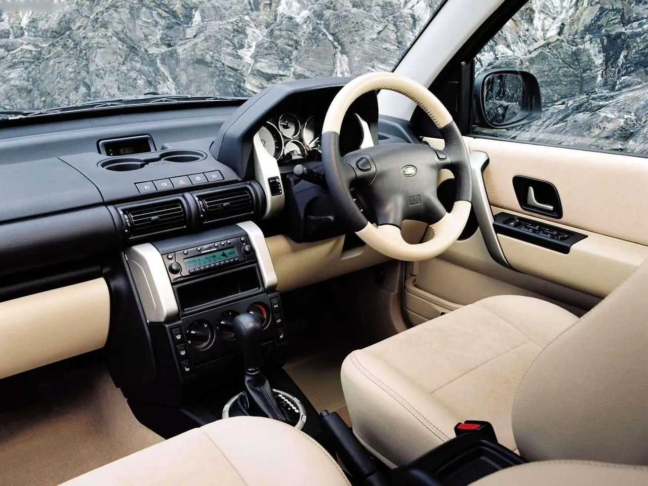 Land Rover Freelander Td4 5door (2004) – interiér