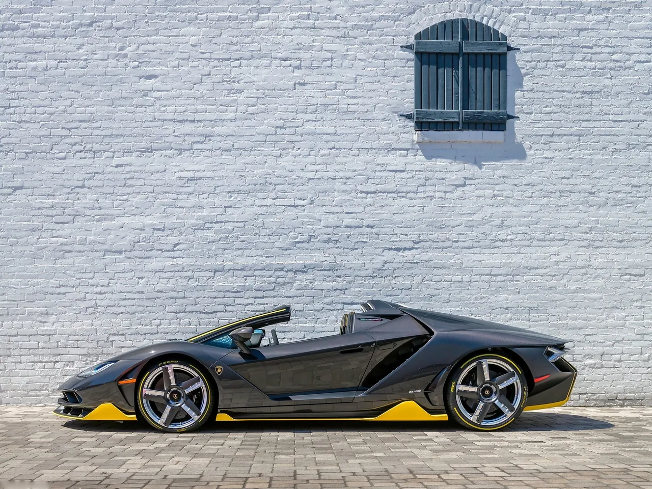 Lamborghini Centenario Roadster (2017) – boční profil