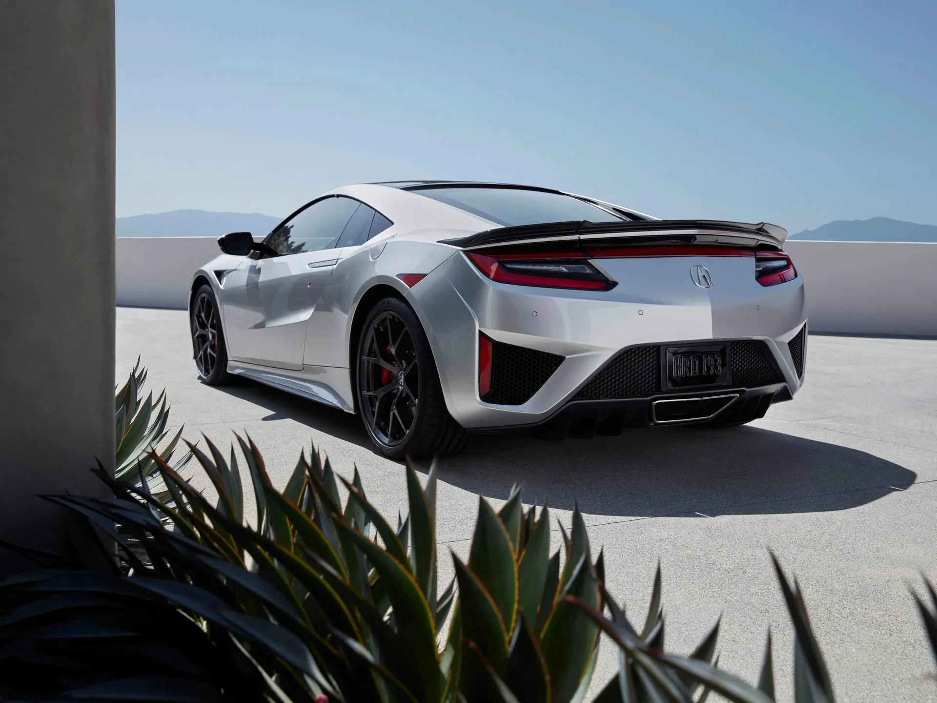 Acura NSX (2019) – zadní tříčtvrteční pohled