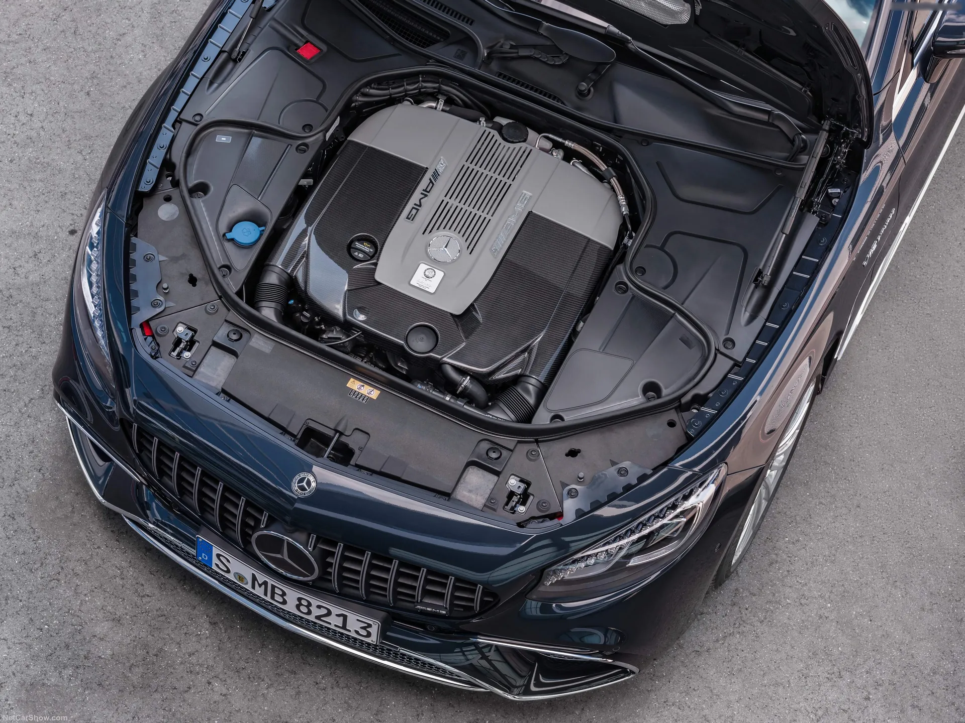 Mercedes-Benz S65 AMG Coupe (2018) – motorový prostor