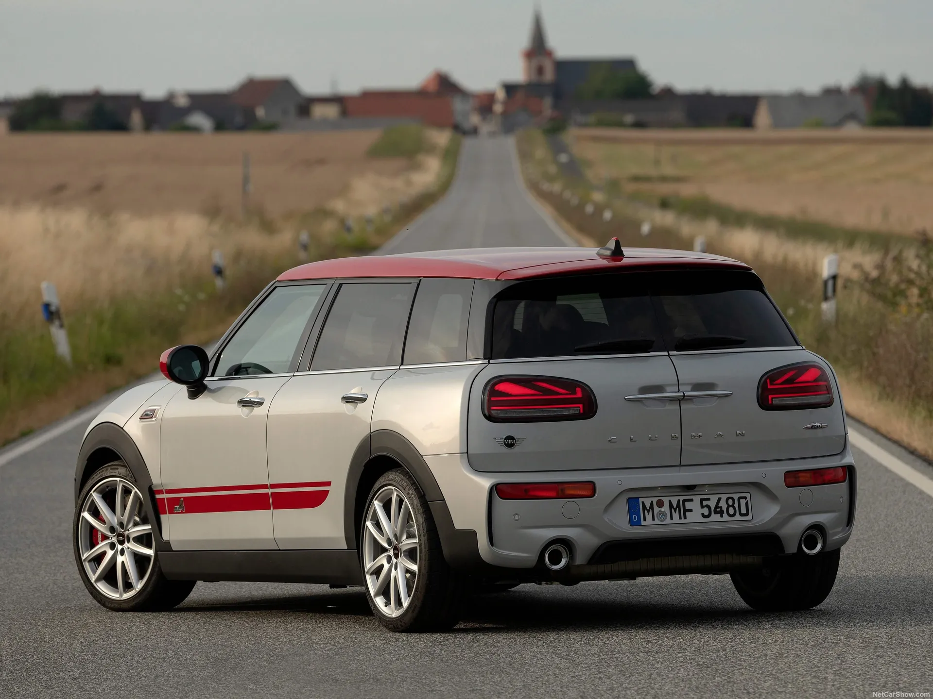 Mini John Cooper Works Clubman (2020) – zadní tříčtvrteční pohled