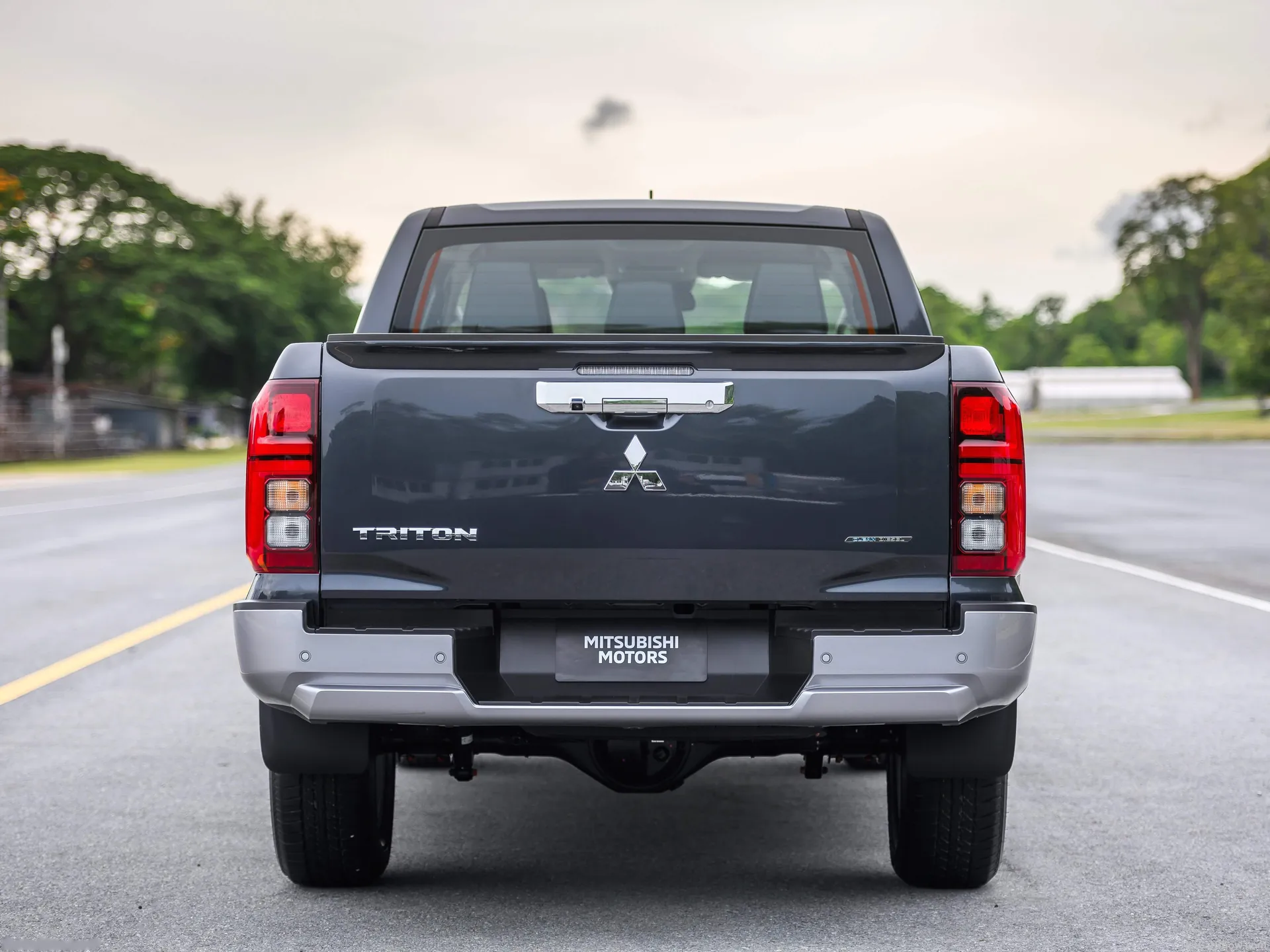 Mitsubishi L200 (2024) – zezadu