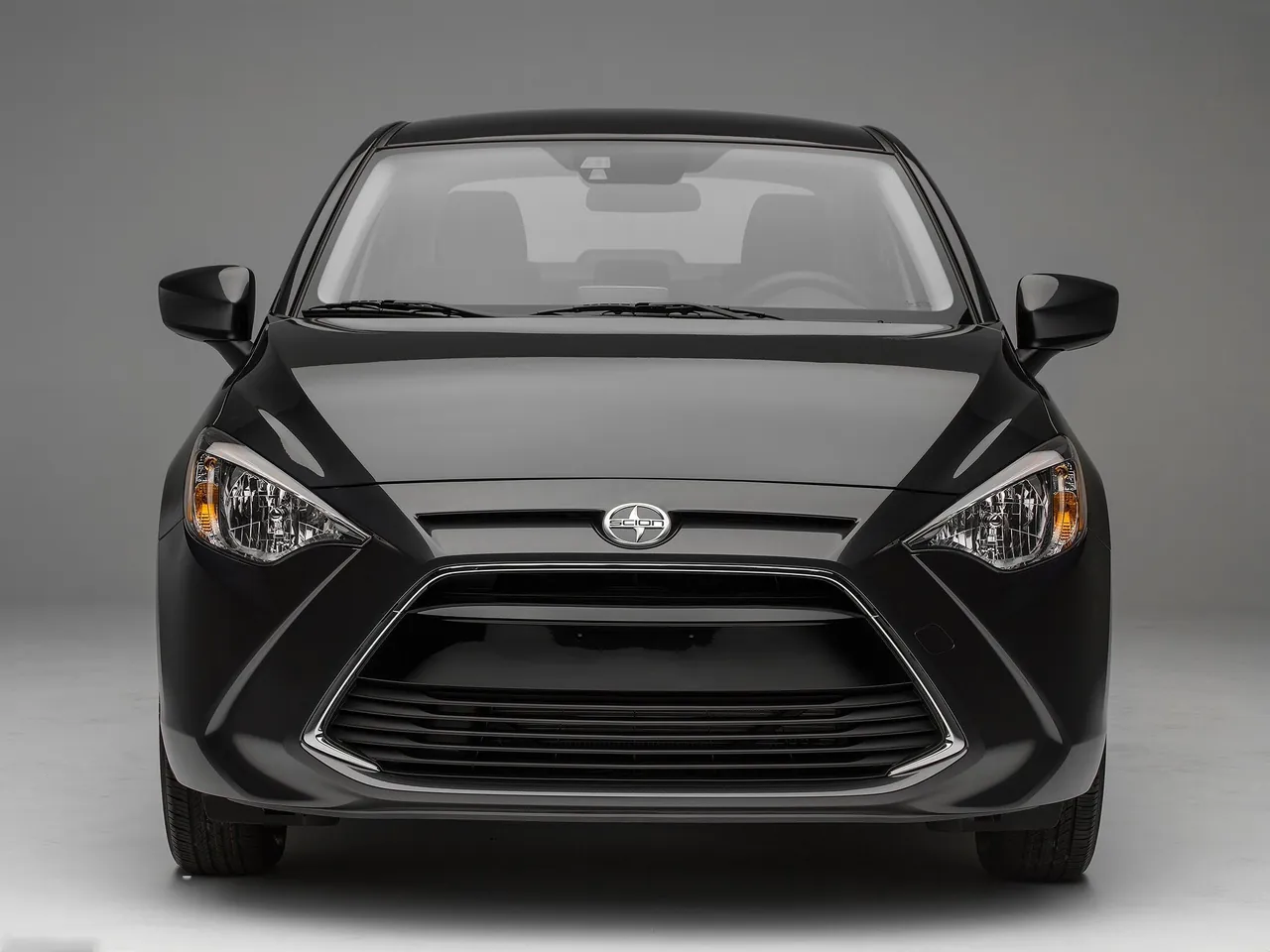 Scion iA (2016) – zepředu