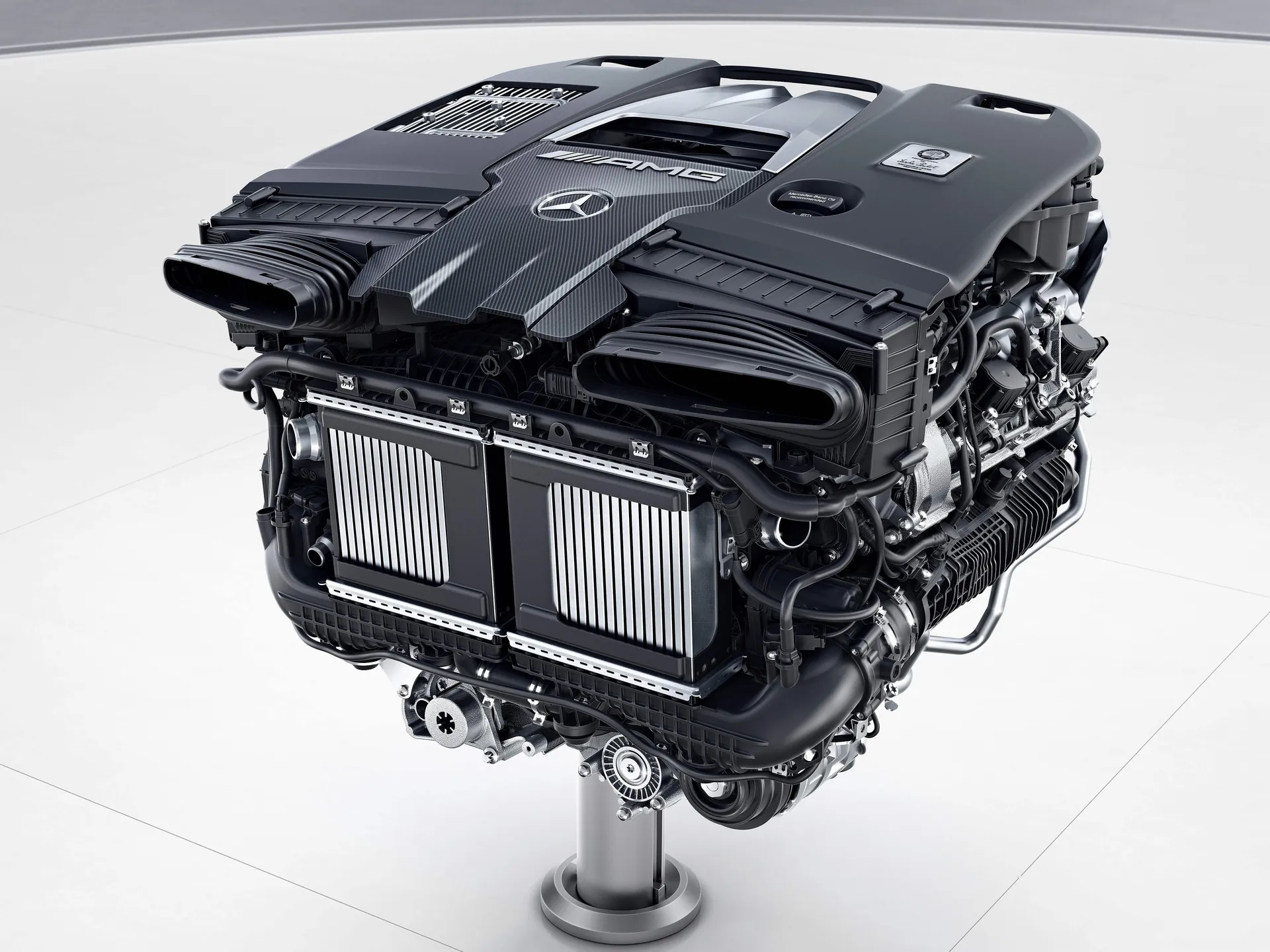 Mercedes-Benz E63 AMG (2017) – motor
