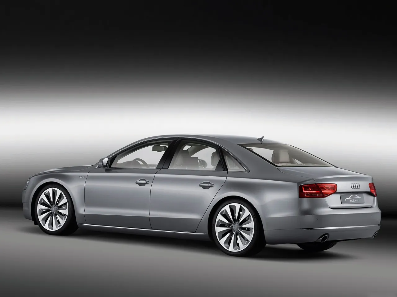 Audi A8 Hybrid Concept (2010) – zadní tříčtvrteční pohled