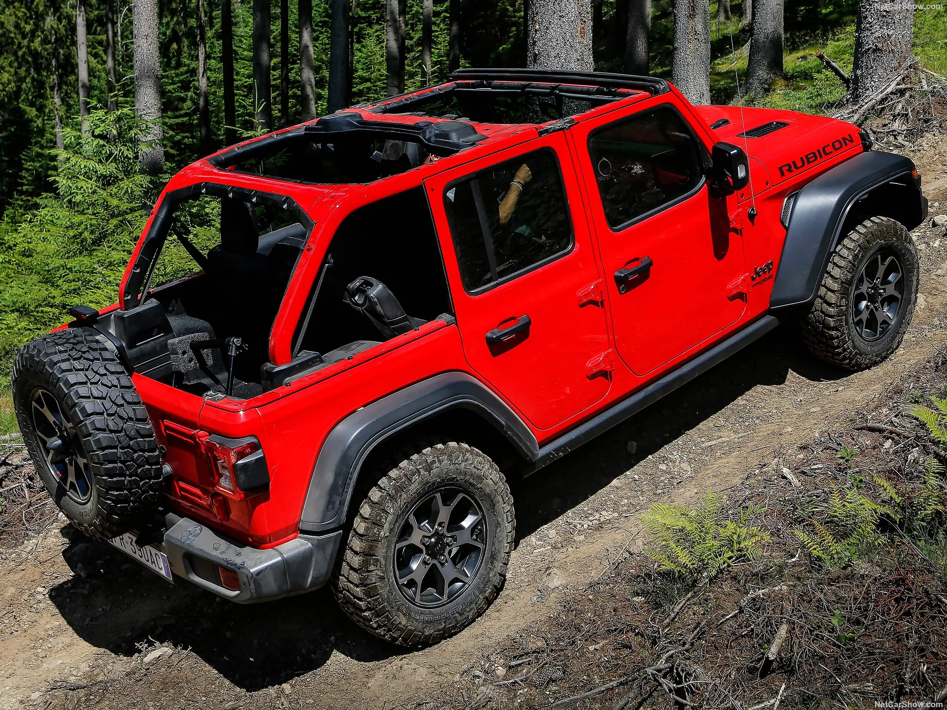 Jeep Wrangler Unlimited [EU] (2018) – zadní tříčtvrteční pohled
