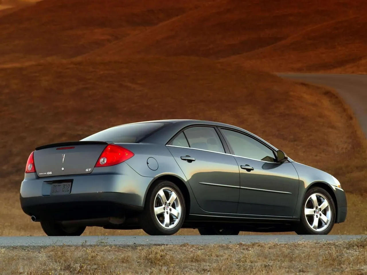 Pontiac G6 GT (2005) – zadní tříčtvrteční pohled