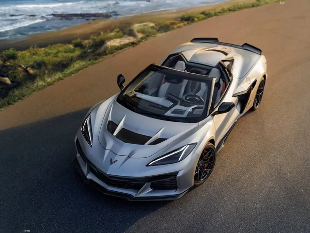 Chevrolet Corvette ZR1X Quail Silver Limited Edition (2026)