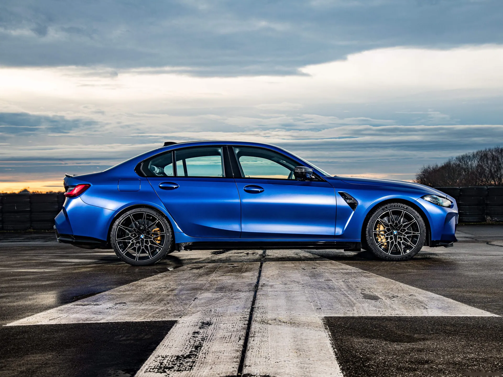 BMW M3 Sedan Competition (2021) – boční profil