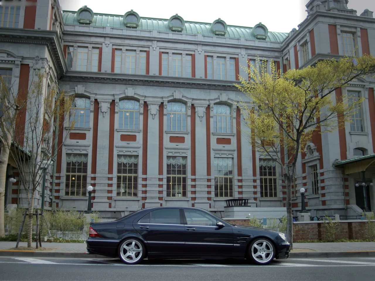 Wald Mercedes-Benz S-Class (2002) – boční profil