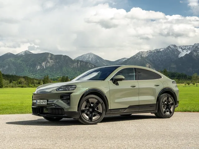 Porsche Cayenne Turbo Coupe Electric (2027)