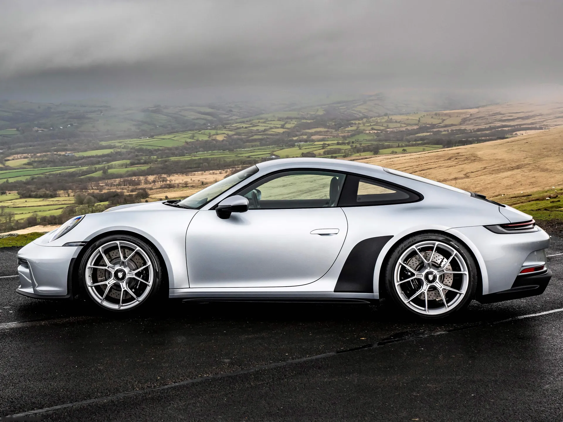 Porsche 911 GT3 Touring [UK] (2022) – boční profil