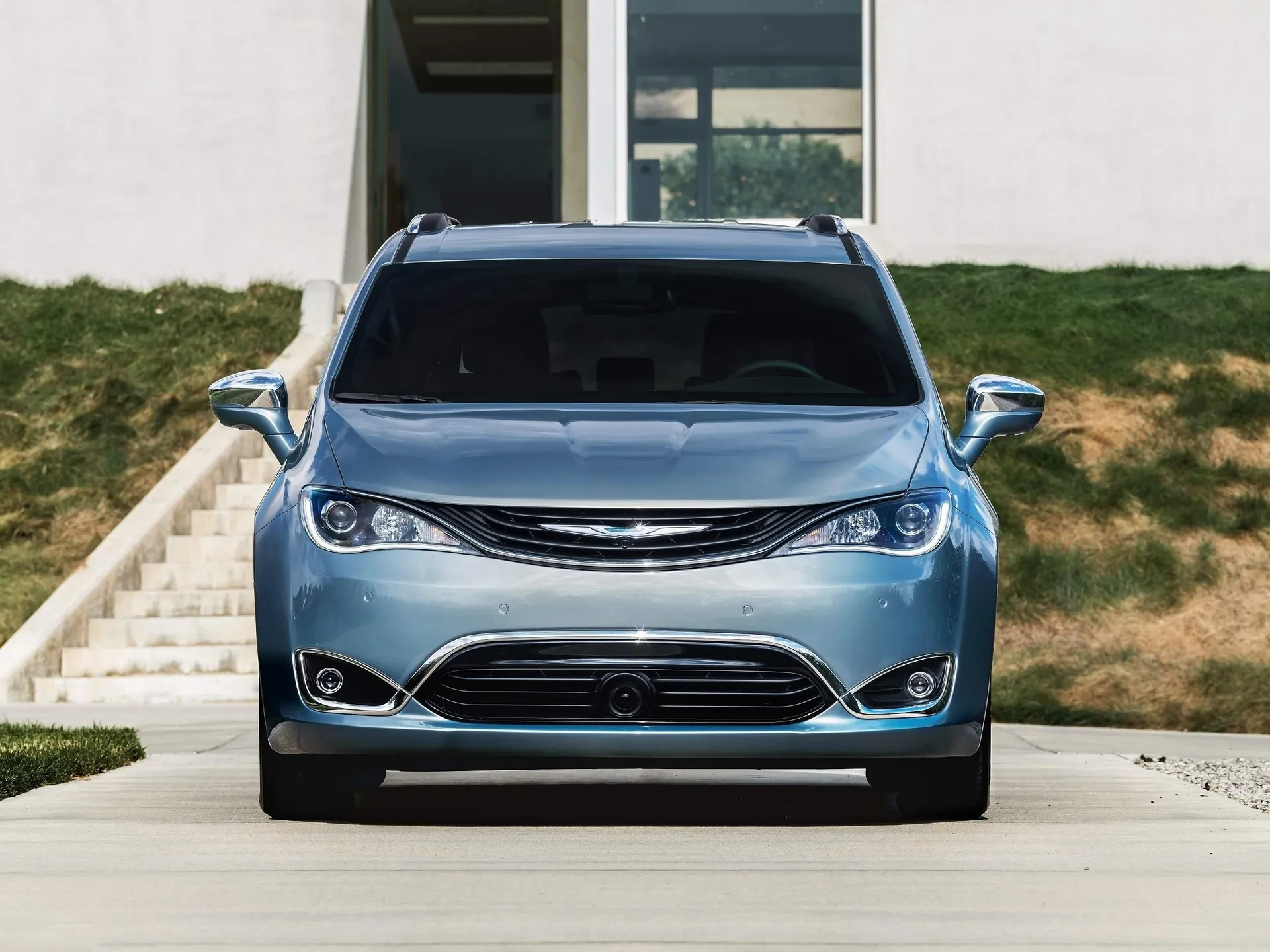 Chrysler Pacifica (2017) – zepředu